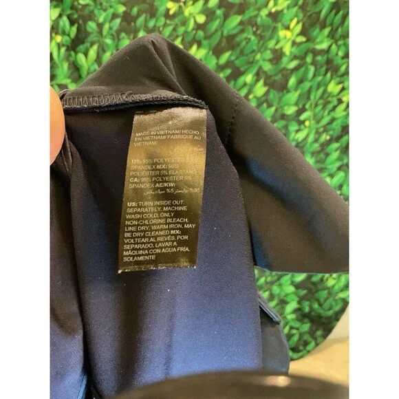 ✨ White House Black Market The Slim Crop Pants | Navy | Size 4 - Picture 8 of 8